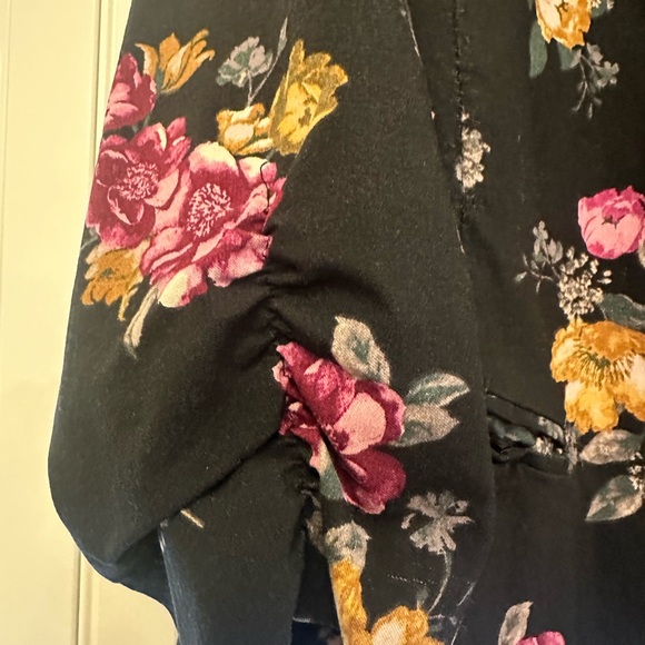 Torrid Black Blazer w/Maroon and Gold Floral Accents. Size 00 - Picture 3 of 4